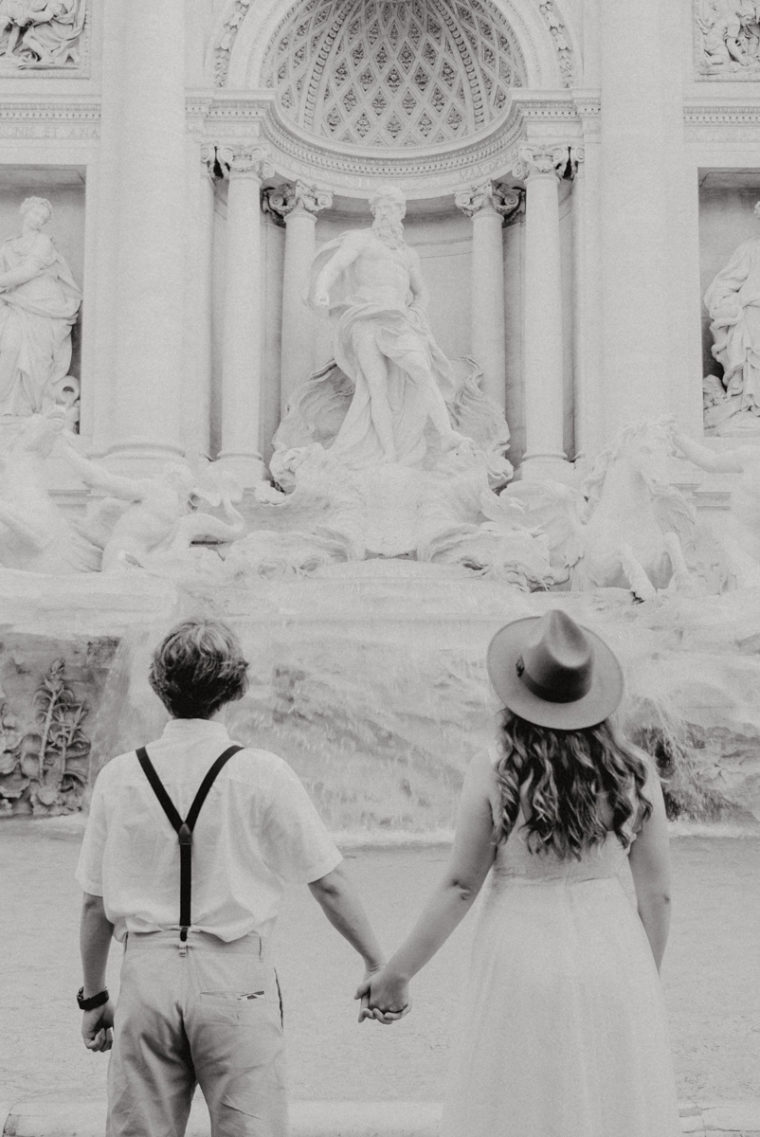 Rome elopement session - servizio fotografico di coppia Roma - fontana di trevi - piazza di spagna - castel sant'angelo - couple session in rome - Paola Simonelli Fotografo di matrimoni Roma